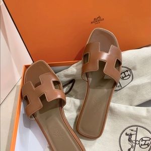 Hermes Sandal （brown） almost new with dust bag and box